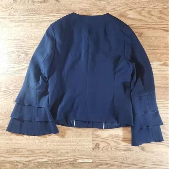 EUC Banana Republic Women's Jackets with Ruffle Sleeves, Size 6 - Picture 8 of 10